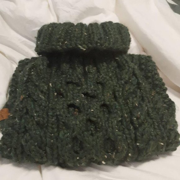 S "The Original" Honeycomb CableKnit Dog Sweater - Picture 5 of 12